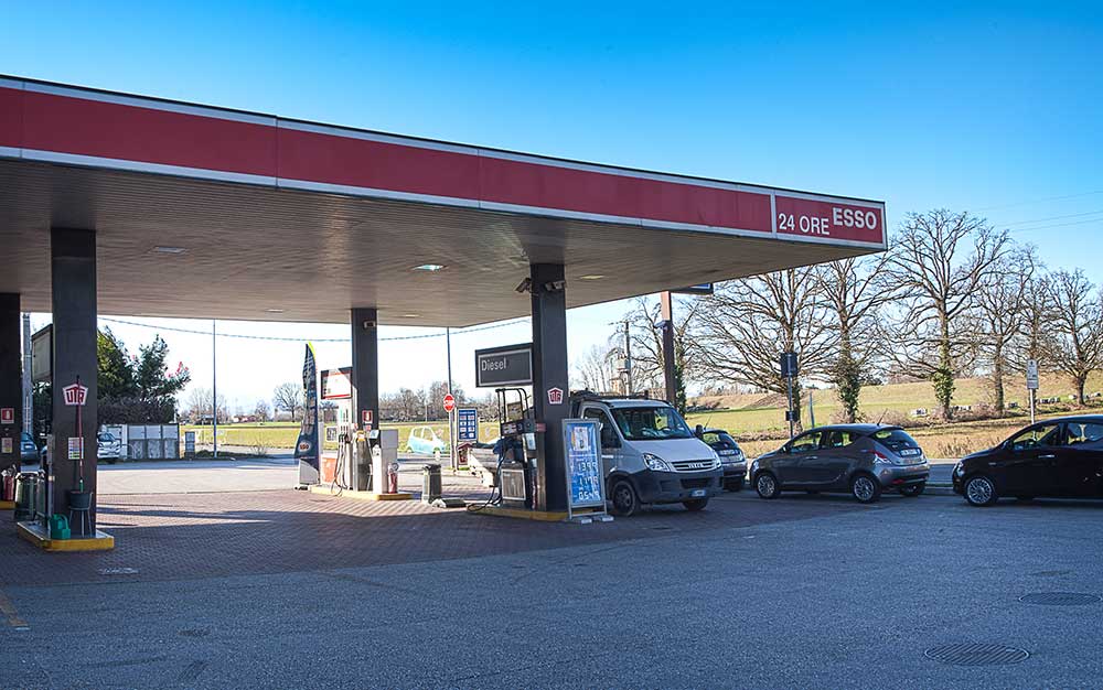 Stazione di servizio Modena Esso